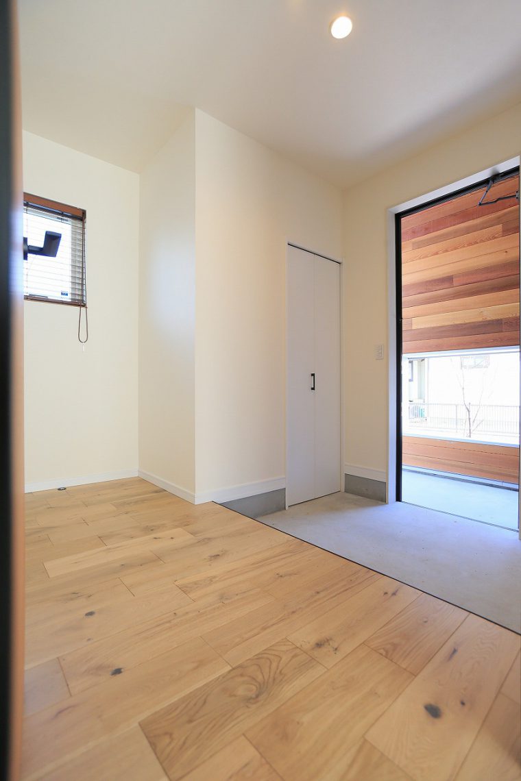 たっぷり収納できるクロークつき