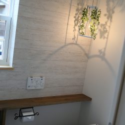 ペンダントライト 、ペーパーホルダー…トイレも細部にまでこだわった