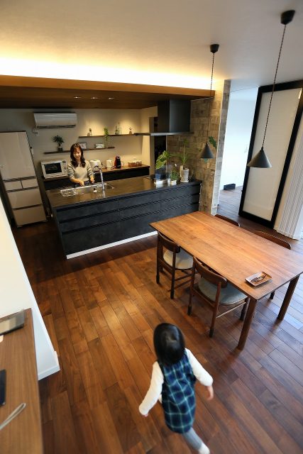 シックで落ち着いた、プライベートガーデンのあるお家