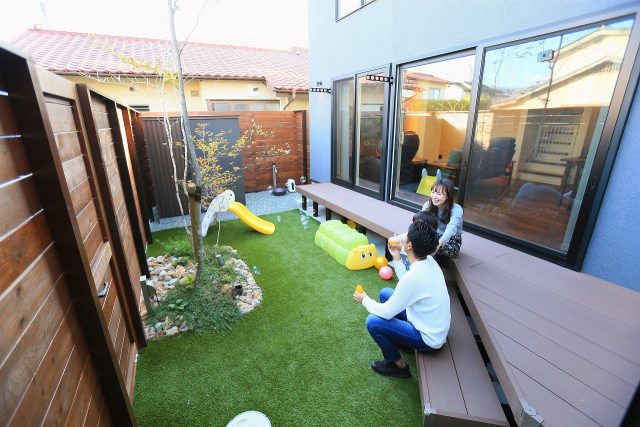 シックで落ち着いた、プライベートガーデンのあるお家